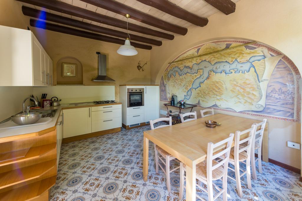 Villa La Rossa Fiumelatte エクステリア 写真