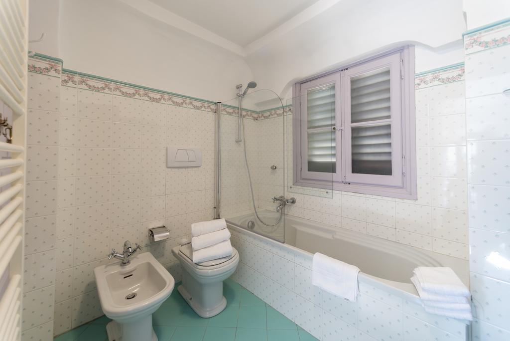 Villa La Rossa Fiumelatte エクステリア 写真
